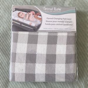 Flannel Changing pad cover, trend lab, 100% cotton, grey and white, 16inx32in